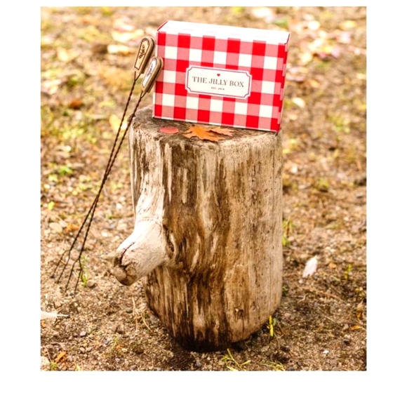 Jilly Box Fall 2022 - Picture 1 of 3